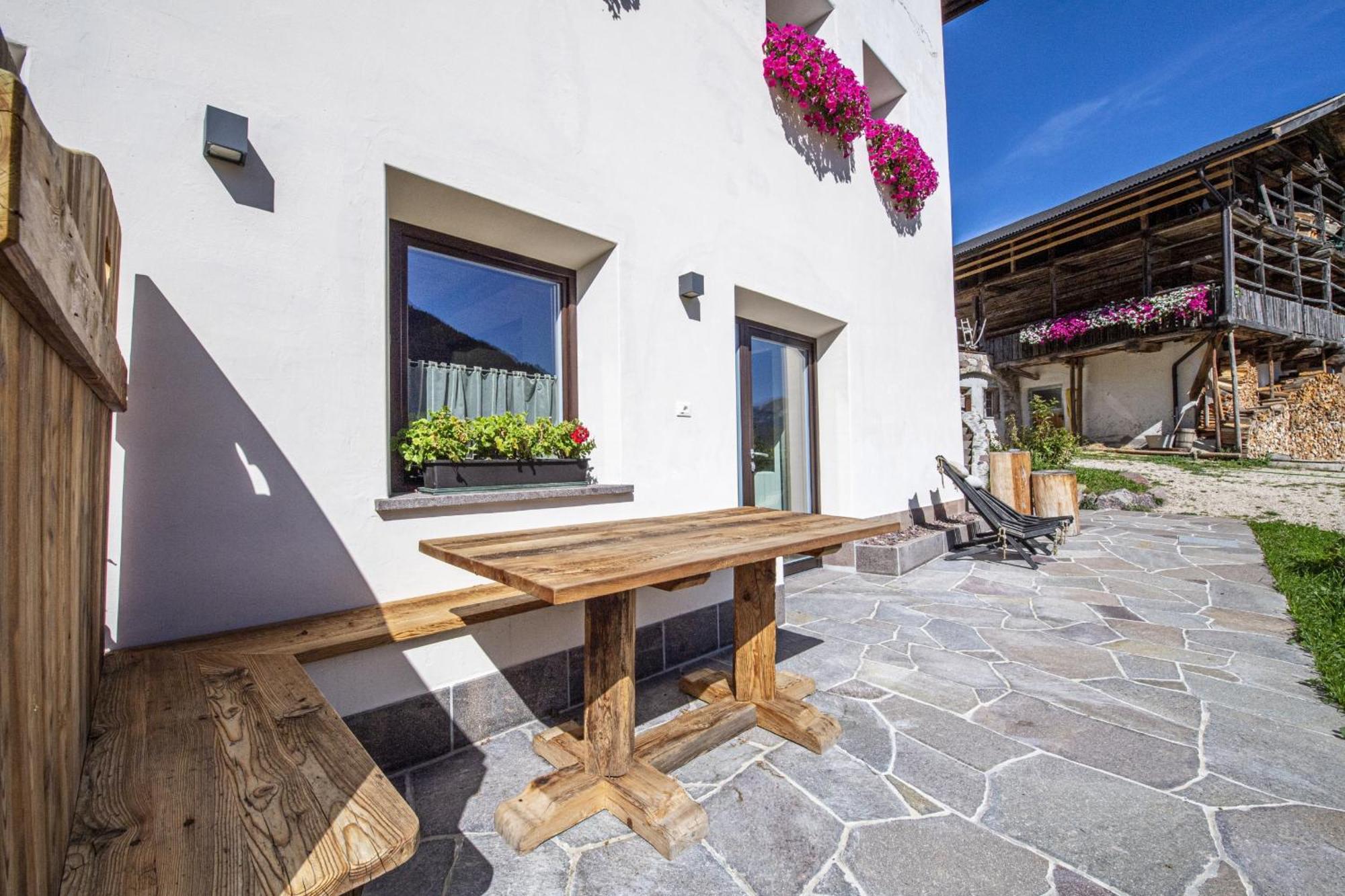 Agriturismo Apartments Tuene Ortisei Exterior foto